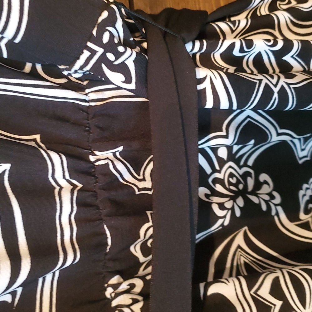 WHBM Tunic - Picture 3 of 5